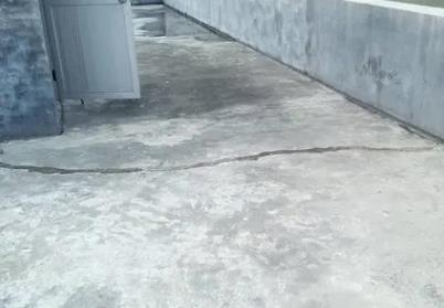 保靖楼顶漏水维修公司分享下如何解决卫生间隐蔽部位漏水的问题?